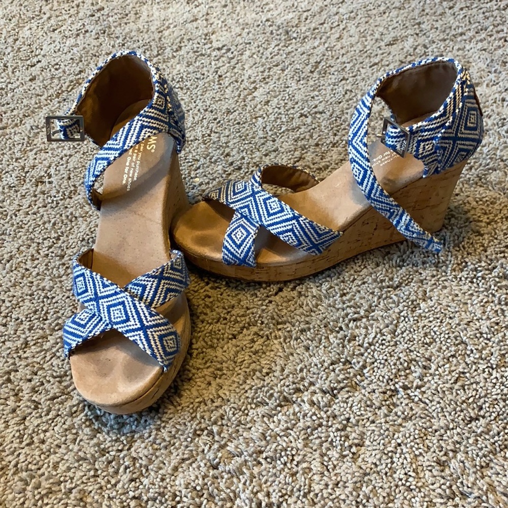 Toms blue shoes size 9